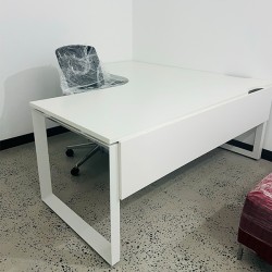 Corner - Desk in Good Condition