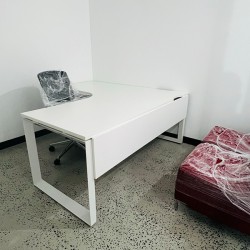 Corner - Desk in Good Condition