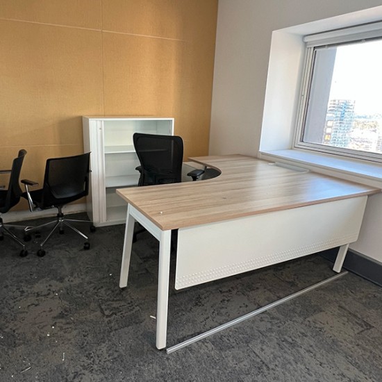 L Shaped Executive Office Desk in Good Condition