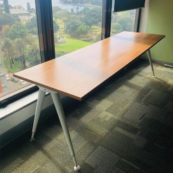 Rectangular Office Desk With Aluminum Frame