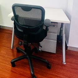 Office Single Desk In Good Condition