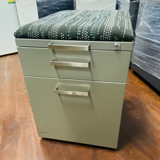 Drawer With Cushion Top In Good Condition