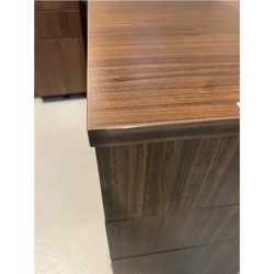 Wendy Oiu Slim Drawer In Good Condition