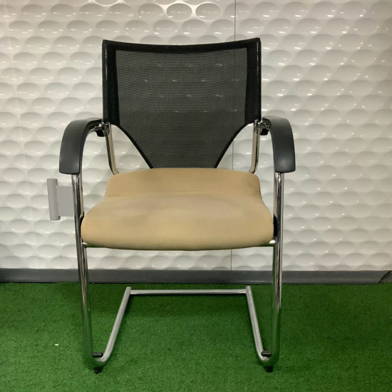 Wilkhahn Modus Executive Cantilever Office Armchair In Good Condition