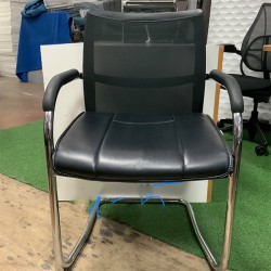 Mesh Back Office Chair In Good Condition