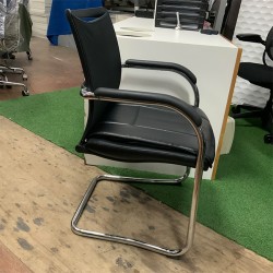 Mesh Back Office Chair In Good Condition