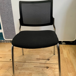Diami M100 Chair In Good Condition