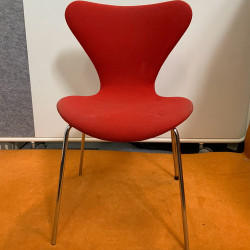 Fritz Hansen 	Series 7 Chair