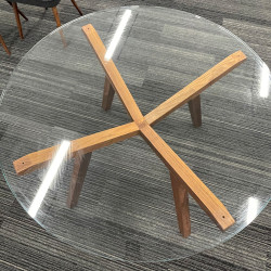 Glass Top Round Table 1200mm in Diameter In Good Condition