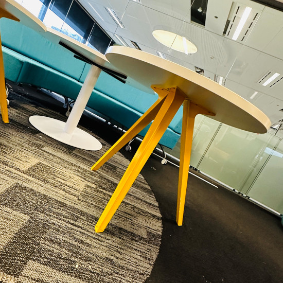 Round Coffee Table In Good Condition