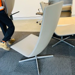 Arper Catifa 70 Armtube Chair In Good Condition