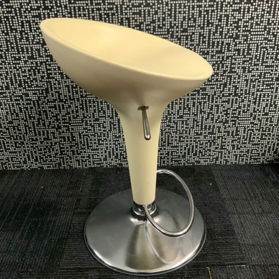 Magis Bombo Bar Stool In Good Condition