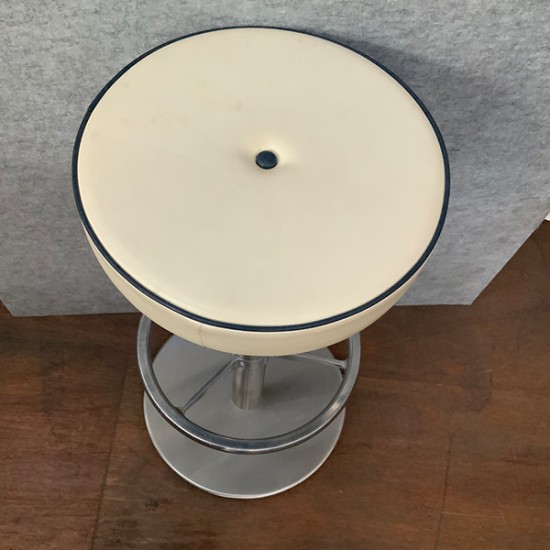 Bar Stool In Good Condition