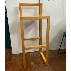 Outline Bar Stool┃Natural In Good Condition