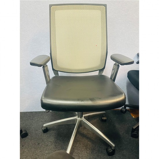 Fabric Office Chair In Good Condition