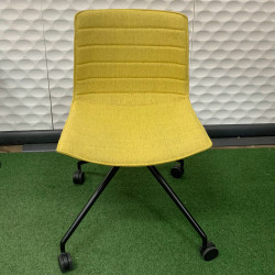 Arper Catifa 46 Castor chair