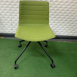 Arper Catifa 46 Castor chair