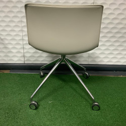 Arper Catifa 46 Castor chair