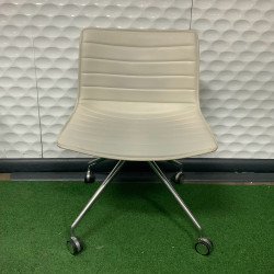 Arper Catifa 46 Castor chair
