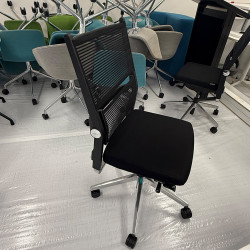 Dauphin Lordo Chair in good condition and fully confortable