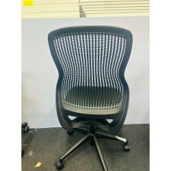 Knoll ReGeneration Chair In Good Condition