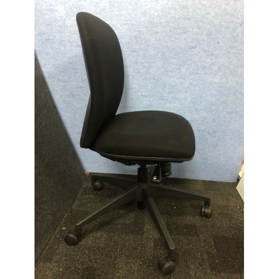 Steel Case Apt-V Office Chair