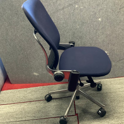 Steelcase Leap V2 Chair In Good Condition