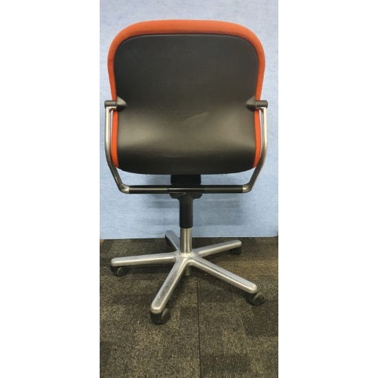 Wilkhahn FS 211/8 Swivel Chair