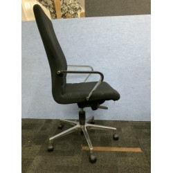 High back executive chair