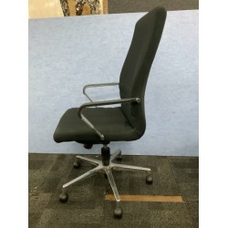 High back executive chair