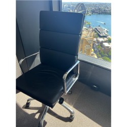 Mondeno Executive Desk Chair Made by Lemax In Good Condition