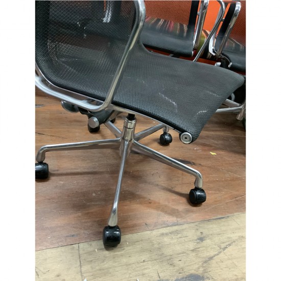 Office Adjustable Chair Metal Mesh Black In Good Condition