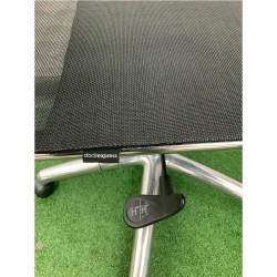 Stockexpress Mesh Back Office Operative Chair In Good Condition