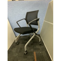 Flip-up Mesh Training Chair