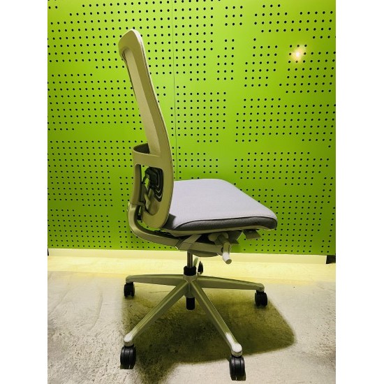 Haworth Zody chair in good condition 