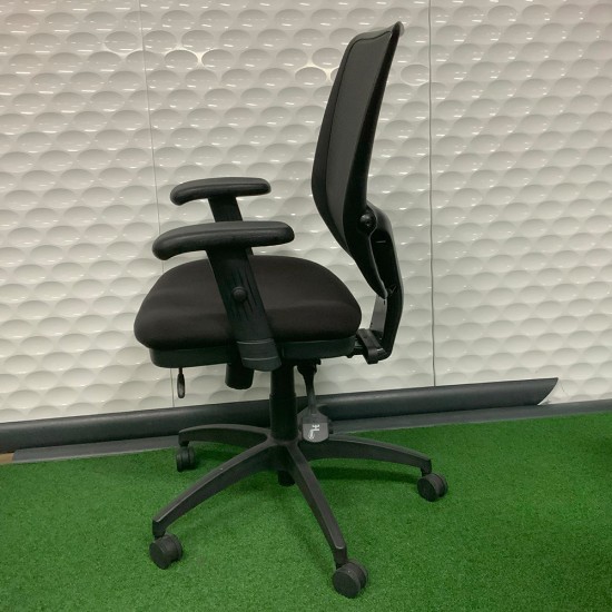 Krost Future II Mesh Back Office Chair In Good Condition