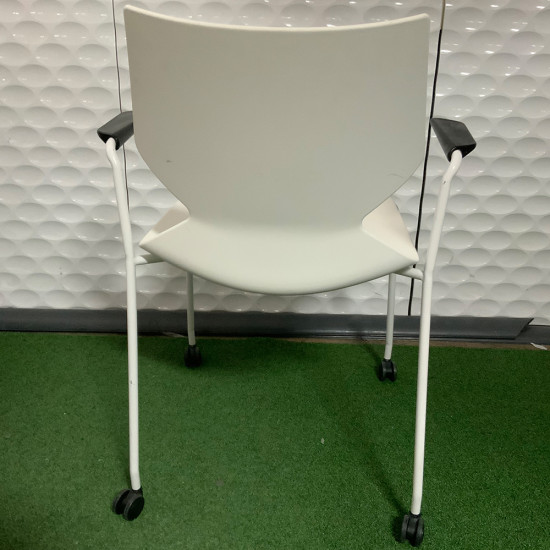 Konfurb Fly 4 Sled Base Chair White shell/White Powder Coat Frame