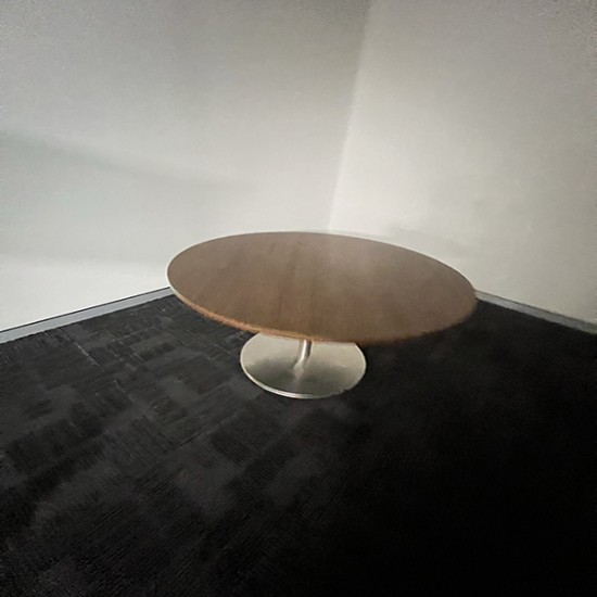 Round Lounge table