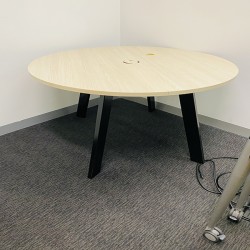 Round Lounge table