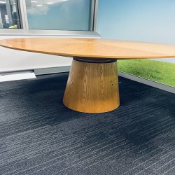 Round Lounge table