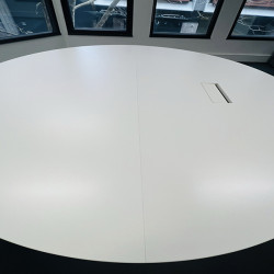 Round Lounge table