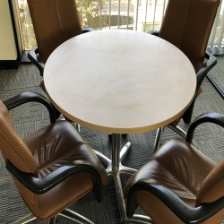 Round Lounge table