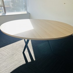 Round Lounge table