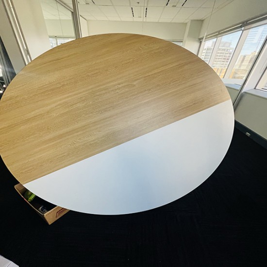 Round Lounge table