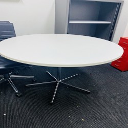 Round Lounge table