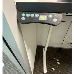 Height Adjustable Single Desk in Good Condition