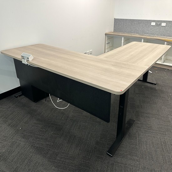 Advance Corner - Height Adjustable Desk